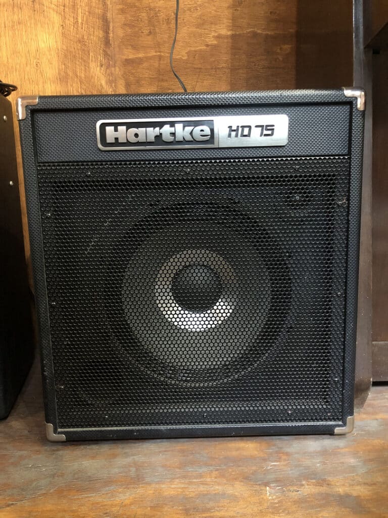 Hartke HD75 (Baixo)